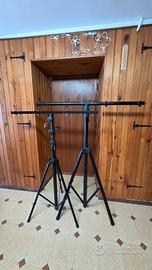 Coppia stativi luce/audio