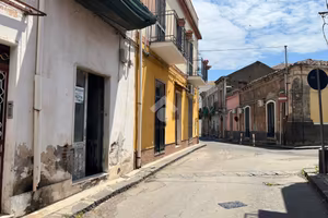 CASA SEMINDIPENDENTE A GIARRE