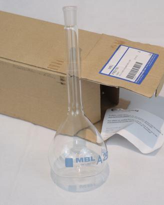 Matraccio classe A, volume 250±0.15 ml con tappo 1