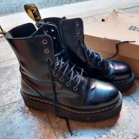 Dr. Martens jaden platform
