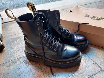 Dr. Martens jaden platform
