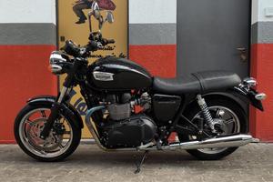 Triumph Bonneville SE