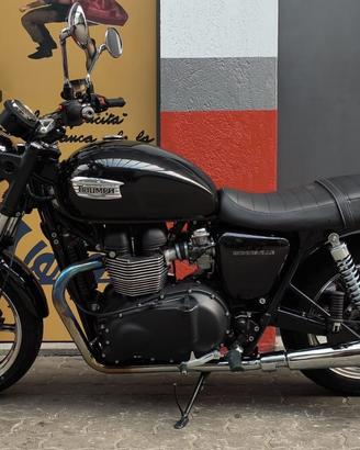 Triumph Bonneville SE
