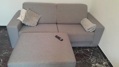 divano letto con pouf contenitore e porta cuscini