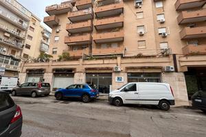 Via caviglia o Ufficio - Studio in zona libertà