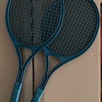 Racchette di plastica azzurre