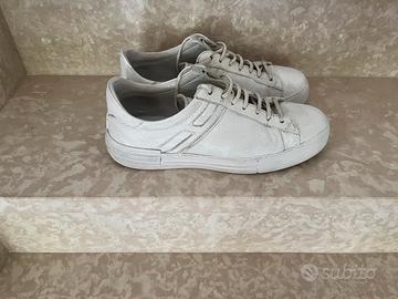 Hogan rebel pelle bianche