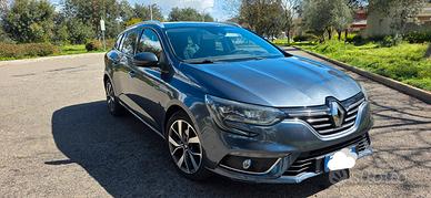 Renault Megane IV sporter Bose automatica
