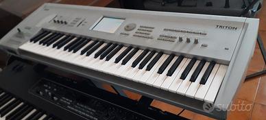 Synth Korg TRITON 61