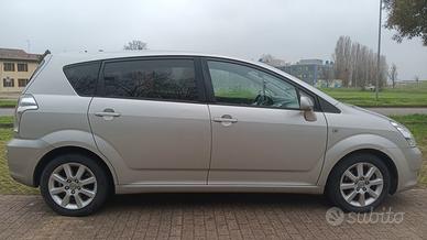 Toyota Corolla Verso 2.2 D4D