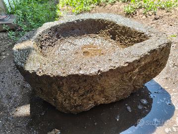Antico Mortaio / Lavandino in Pietra Viva 