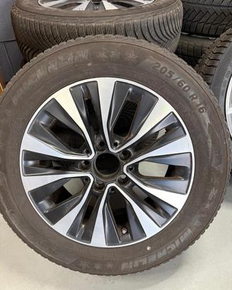 Cerchi in lega e gomme 205/60/16