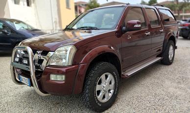 Isuzu D-Max 3.0 TD 4WD Aut e Gancio traino