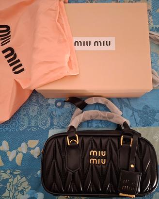 Borsa donne miu miu con tracolla pelle nappa nera