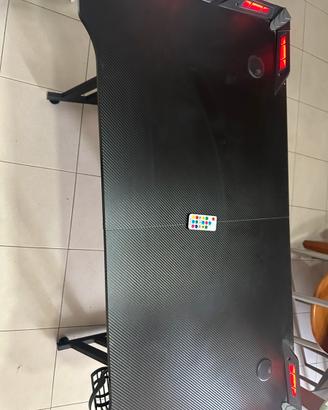 scrivania gaming rgb