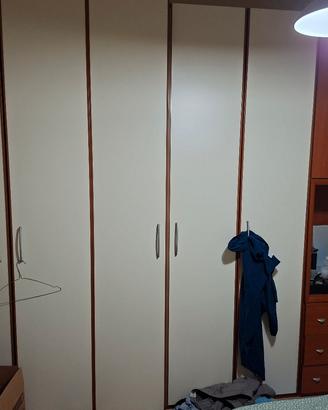 Armadio 5 ante con porta tv come nuovo