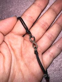 Bracciale laccetto con simbolo infinito e strass