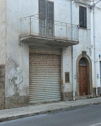 Casa indipendente con giardino