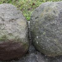 Antichi 2 proiettili da catapulta in pietra - 1300