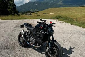 Ducati Monster 937 + depotenziata 35kW