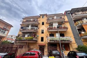 3 LOCALI A NAPOLI