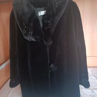 pelliccia ecologica nera