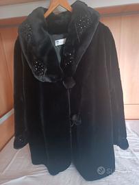 pelliccia ecologica nera