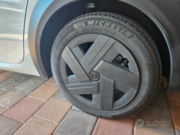 4 gomme + cerchi originali Lancia YpsilonElettrica