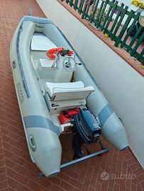 GOMMONE LOMAC 430 MOTORE EVINRUDE  25CV E CARRELLO