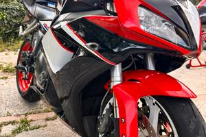 Honda cbr 1000 hrc s….c..amb,ii,o