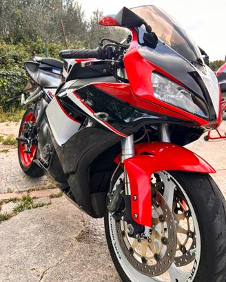 Honda cbr 1000 hrc s….c..amb,ii,o