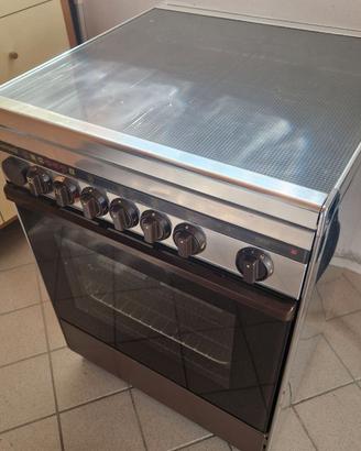 Cucina con forno ARISTON 60X60