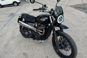 Triumph street scrambler Sandstorm