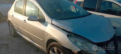 Ricambi PEUGEOT 307 1.6HDI con motore 9HX 90CV