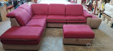 Divano angolare più pouf