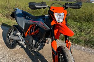 Ktm 690 smcr 2022 - depotenziata a2