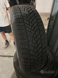 Pneumatici invernali con cerchi in lega 225/55 R18