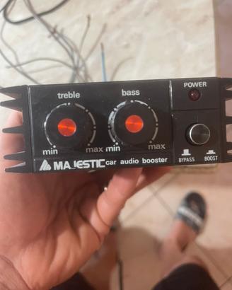 Amplificatore per auto
