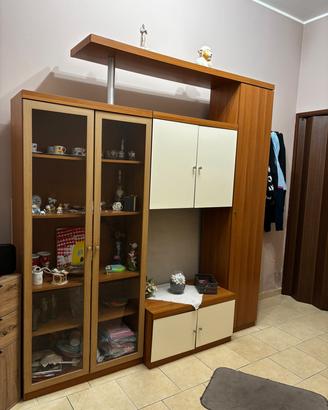 parete attrezzata ingresso casa in legno classico