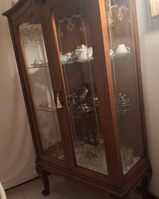 vetrina in stile Chippendale arredamento antico