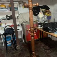 Uomo morto Appendi abiti