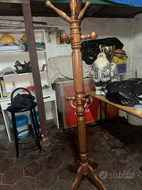 Uomo morto Appendi abiti