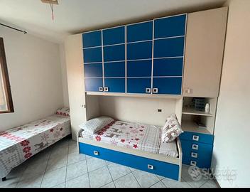Cameretta completa con 2 letti e armadi Blue space