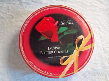 Scatola di latta rossa vintage "The Rose"