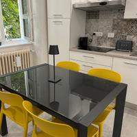 Tavolo allungabile vetro e sedie