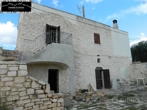 PORZIONE DI MASSERIA con VISTA MARE E TERRENO 1Ha