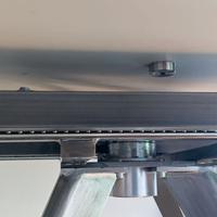 Tavolo allungabile con meccanismo rotante