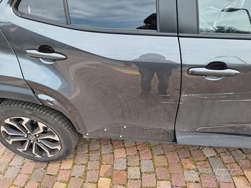 2 Portiere fiancata destra Toyota Yaris Cross 2025