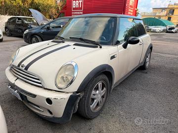Mini Cooper 1.6 Benz. 115cv Incidentata
