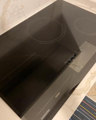 Piano a induzione Samsung perfetto con vetro rotto